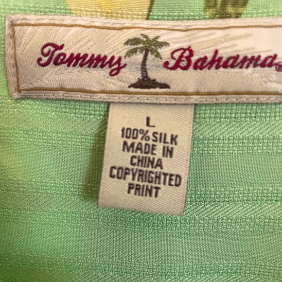 Tommy Bahama Flowered Shirt. Like New! Large. - Picture 2 of 4